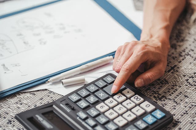 Taxe Contract De Munca cu 2, 4 sau 6 ore: Mod De Calcul Contributii, Aspecte Legale 